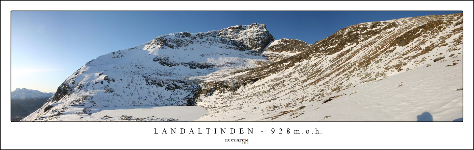 Panorama-Langdaltinden4.jpg - Utsikt på vei ned fra Langdaltinden (924 moh). Her med utsikt mot Finnheimfjellet (1083 moh). Legg merke til skrivefeilen på bildet.... *Arg*