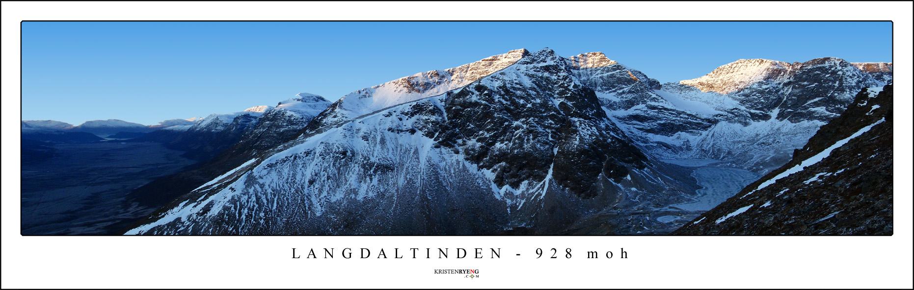 Panorama-Langdaltinden7.jpg - Langdaltinden sett fra nord. Finnheimfjellet ses bak Langdaltinden.