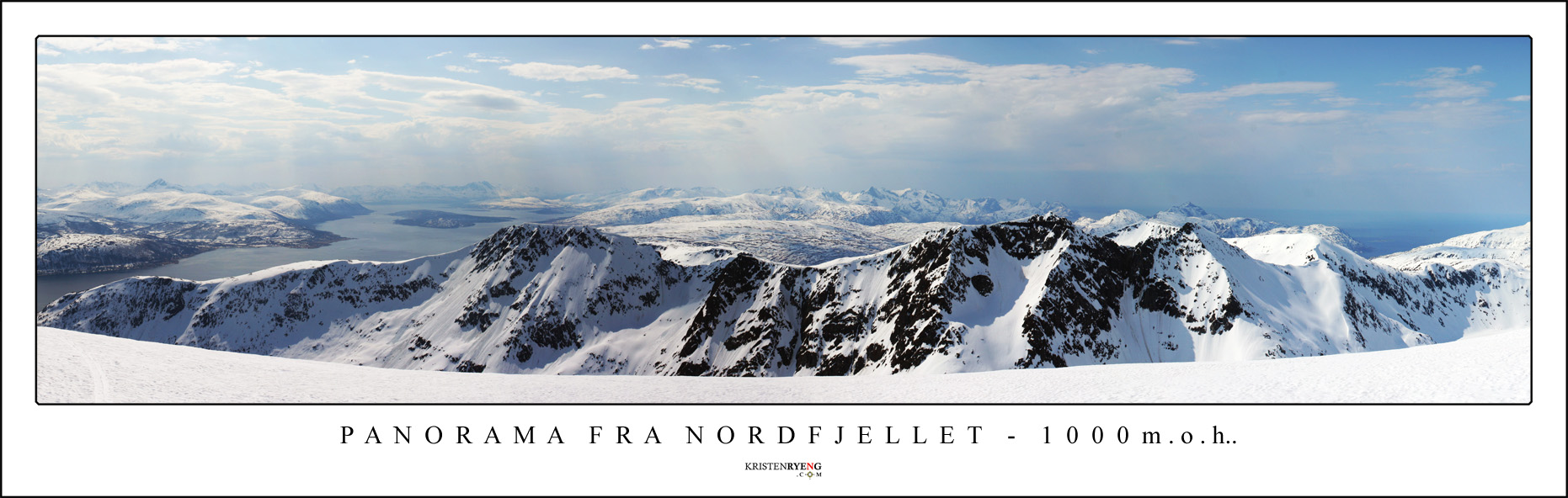 PanoramaFraNordfjellet2.jpg - Utsikt mot sør fra Nordfjellet (1000 moh) på Ringvassøy. Vi ser fastlandet ute til venstre, Tromsøya med Tromsøysundet og Sandnessundet, samt Kvaløya. Fjellkjeden nærmest viser Skulgamtindene.