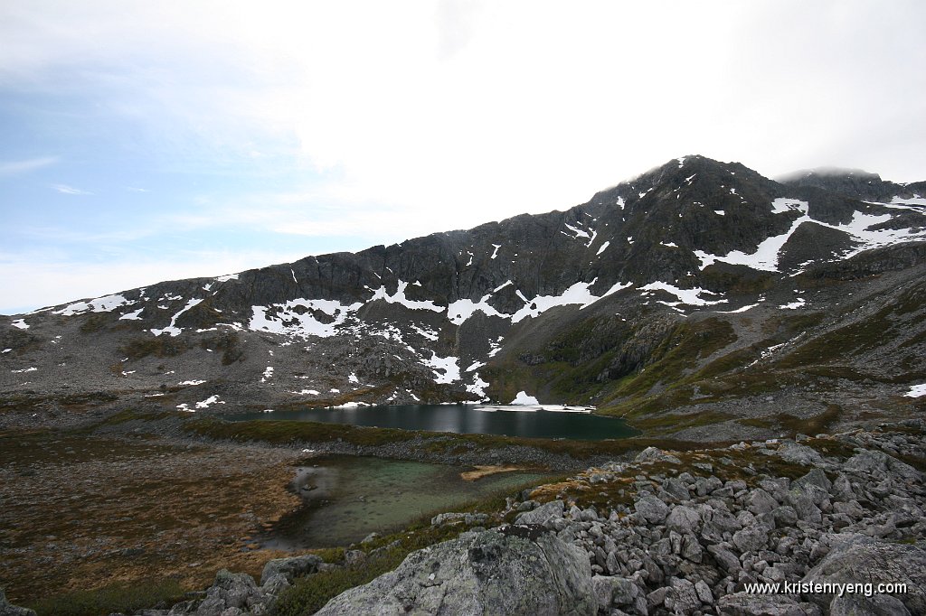 IMG_0027.JPG - Åborselvvatnet med Bjørnskardtindan i bakgrunnen.