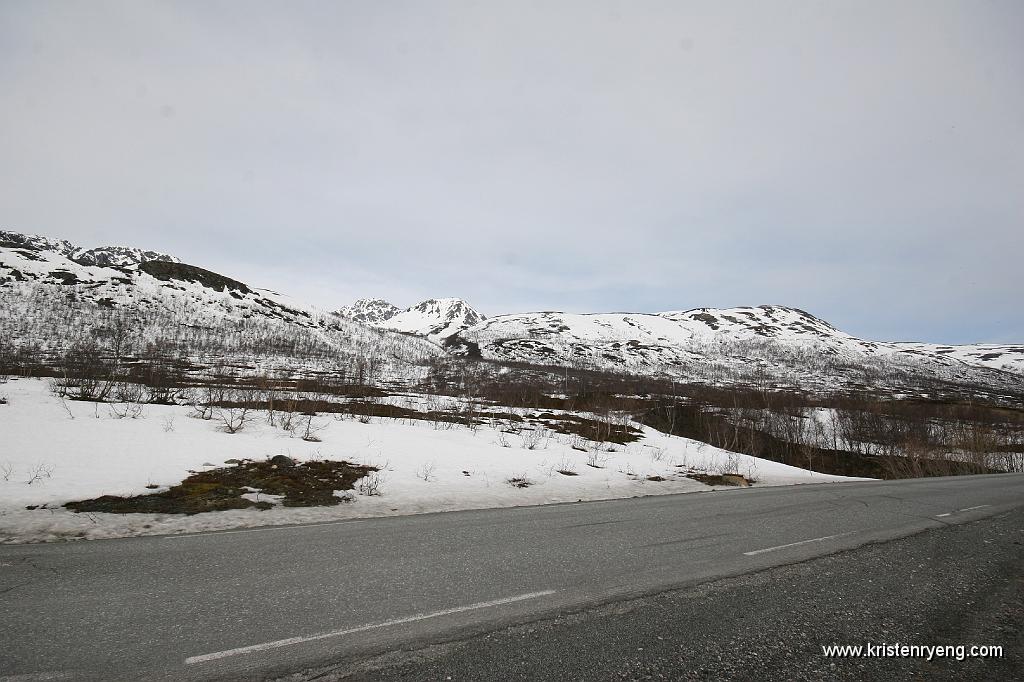 IMG_0002.JPG - Bak til venstre ses Åborsdalstinden.