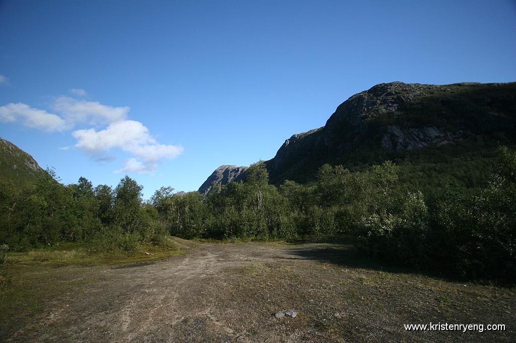 IMG_0001.JPG - Tverrfjellet til høyre. Nordfjordtinden til venstre. Kråkskardet midt i bildet.