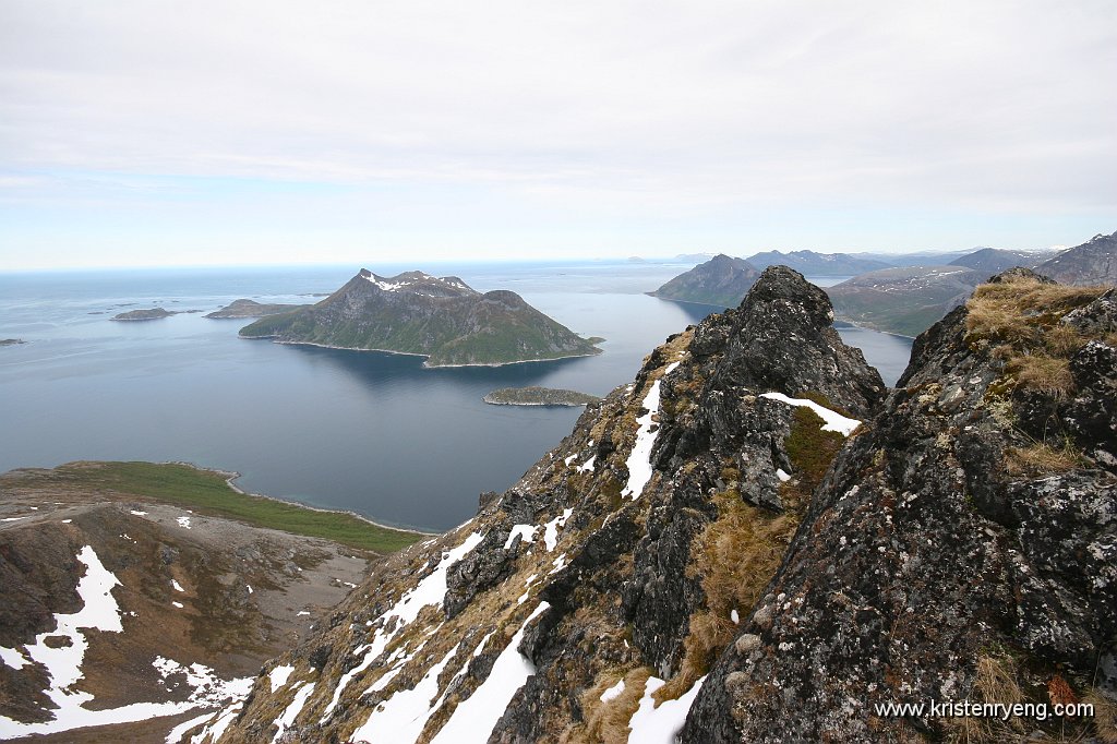 IMG_0117.JPG - Toppen av Bremnestinden, 786 meter over havet.