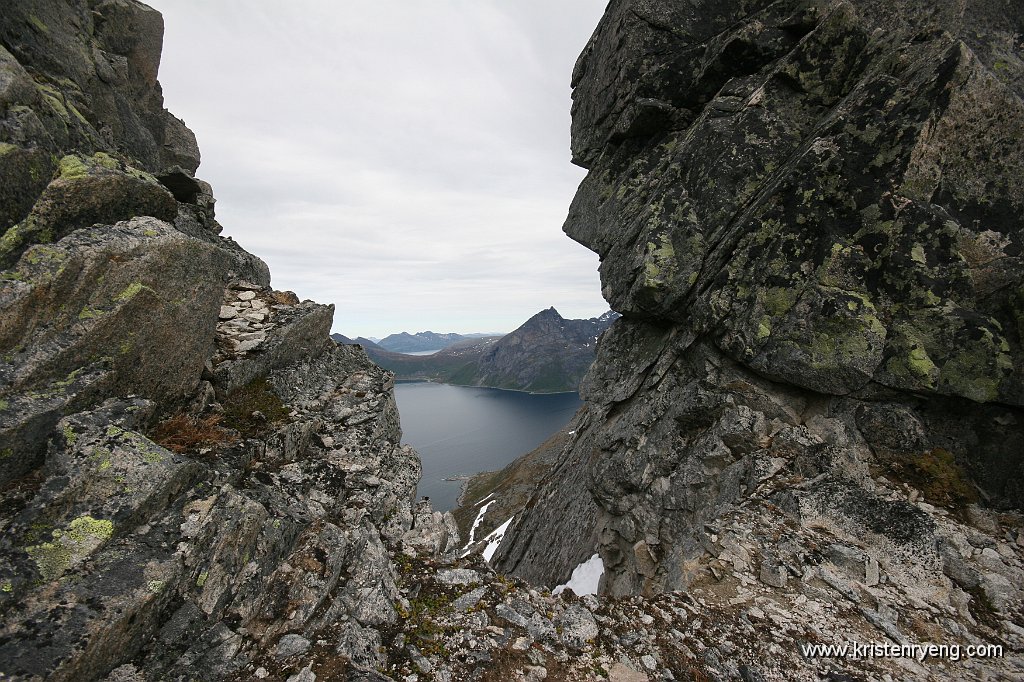 IMG_0178.JPG - På vei opp mot Ryptinden fant jeg et spennende "hakk" i ryggen mellom Bremnestinden og Ryptinden.