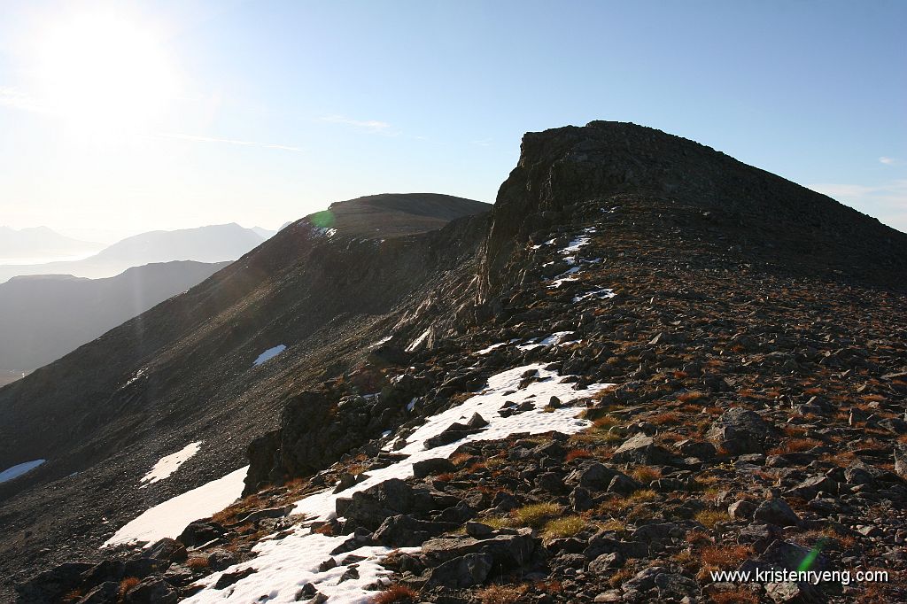 IMG_0160.JPG - Nærmer meg topplatået. Varden er plassert lengst mot sør.