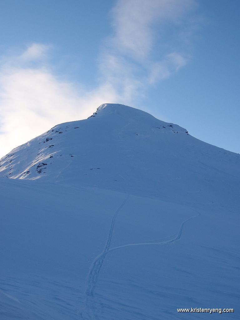 P2160033.JPG - Flotte snøforhold til skikjøring i de øverste partiene ned fra Laksvatnfjellet