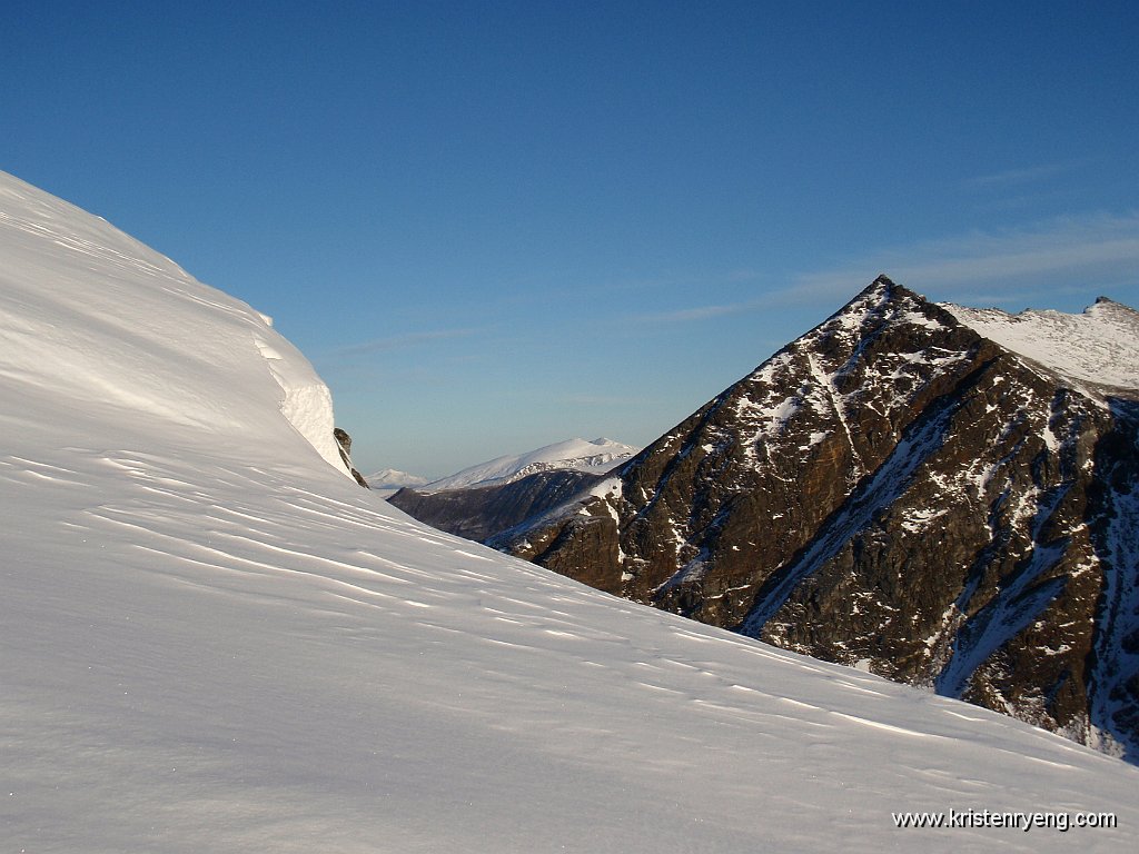 PA240097.JPG - Navnløs topp 1017 moh på motsatt side av Langdalen.