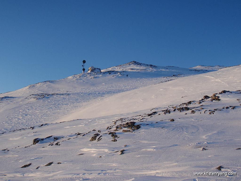 P2080039.JPG - Hardt, isete og mye skaresnø på vei opp mot linken.