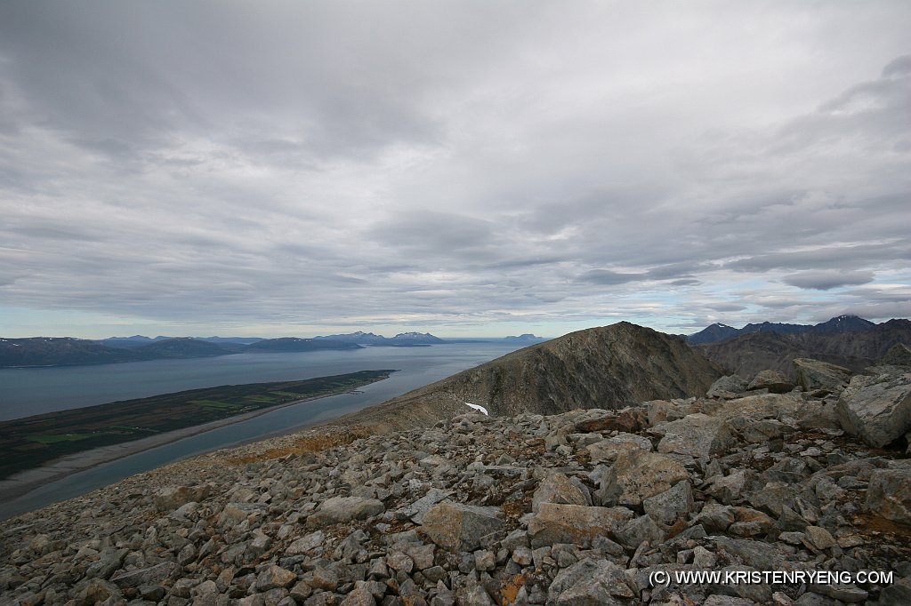 IMG_0450.JPG - På vei opp mot Steinfjellet med et blikk tilbake mot Ololsatinden.