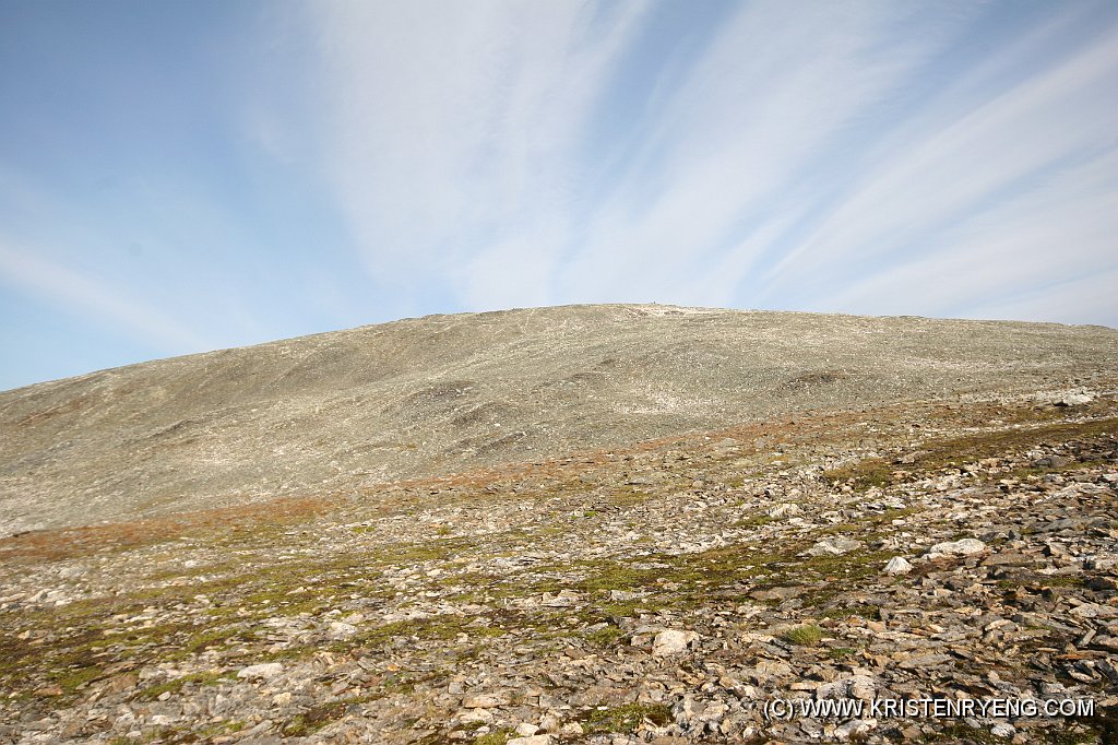 IMG_0428.JPG - Kan se antydning til en liten varde på Skarsfjellet.