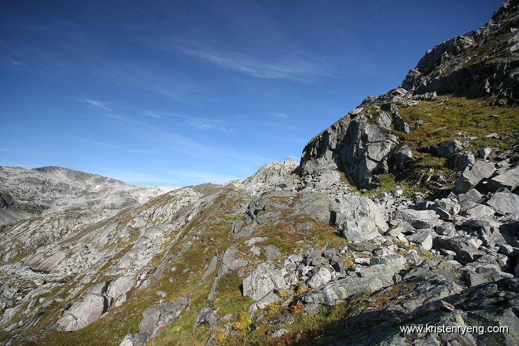 IMG_0128.JPG - Breidtinden (860 moh) helt til venstre i bildet. Et "enkelt" skifjell.