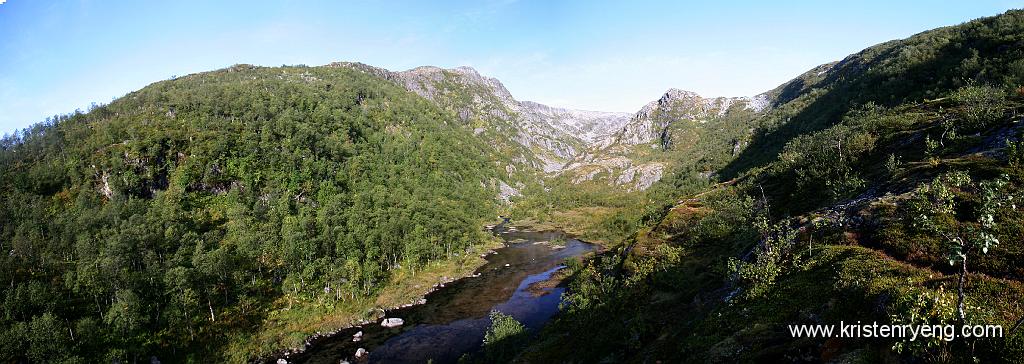 Untitled_Panorama1.jpg - Panorama over Andrevannet på vei opp mot Stordalen.