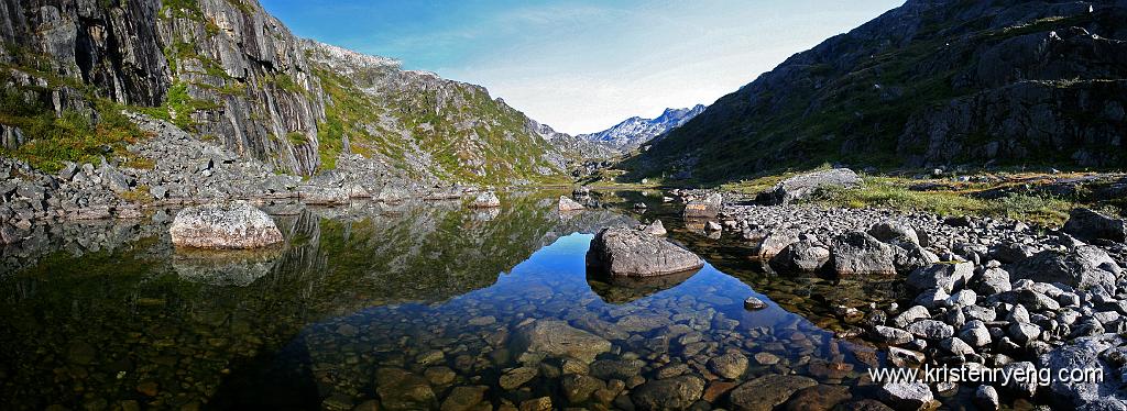 Untitled_Panorama2.jpg - Andrevannet med utsikt mot Skulgamtinden.