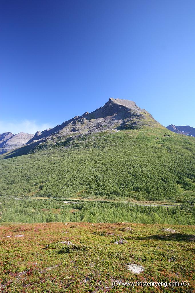 Smalaktinden.jpg - Smalaktinden (1244 moh) sett fra Andersdaltinden i 2008. Se flere bilder fra turen til Andersdaltinden på følgende link : http://www.kristenryeng.com/FotoAlbum/andersdaltinden250808/index.html