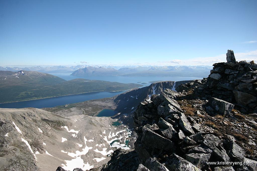 IMG_0406.JPG - Utsikt tilbake mot øst. Åborselvvatnet ses ca midt i bildet.