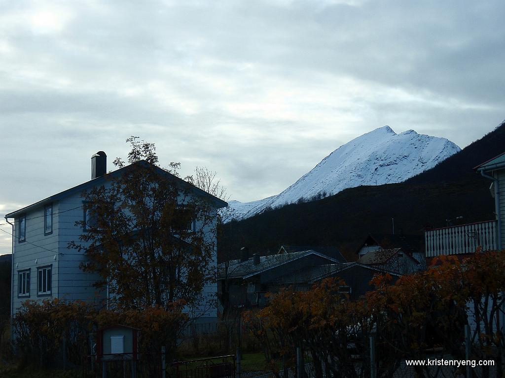 PA220168.jpg - Sørtinden (724 moh) sett fra Tromvik