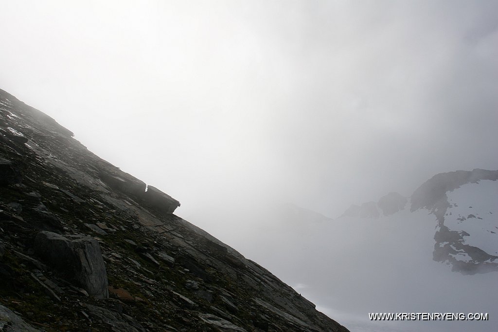 IMG_0074.JPG - Tåken sett mot Russetindbreen