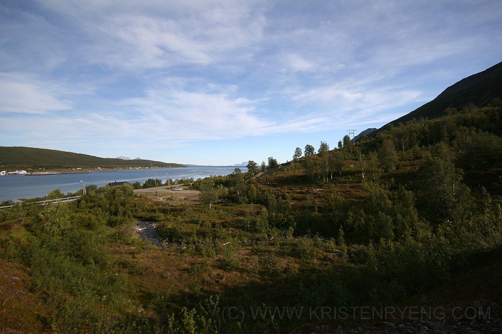 IMG_0007.JPG - Parkering på motsatt side av elven. Gikk fra parkeringen langs veien over elva før jeg startet stigningen opp Galtdalen.