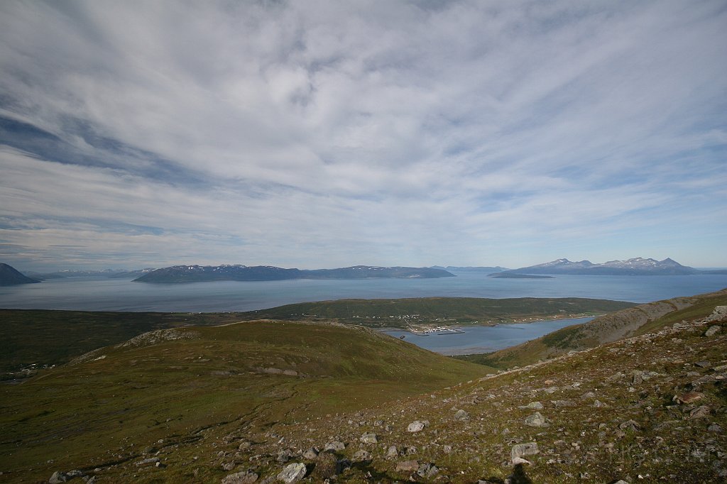 IMG_0036.JPG - Utsikt tilbake mot Lassofjellet og videre ned mot Nord-Lenangen.