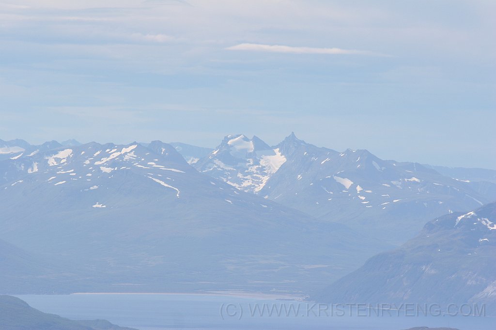 IMG_0255.JPG - Hamperokken ses i disen med zoom.