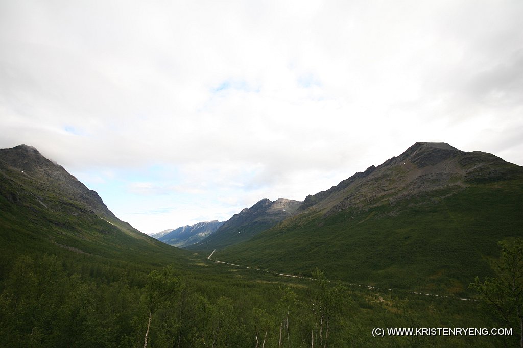 IMG_0013.JPG - E8 gjennom Lavangsdalen mot Tromsø.