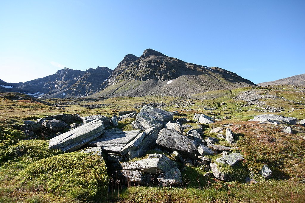 IMG_0116.JPG - Sultindan med Snømannen helt bakerst til venstre.