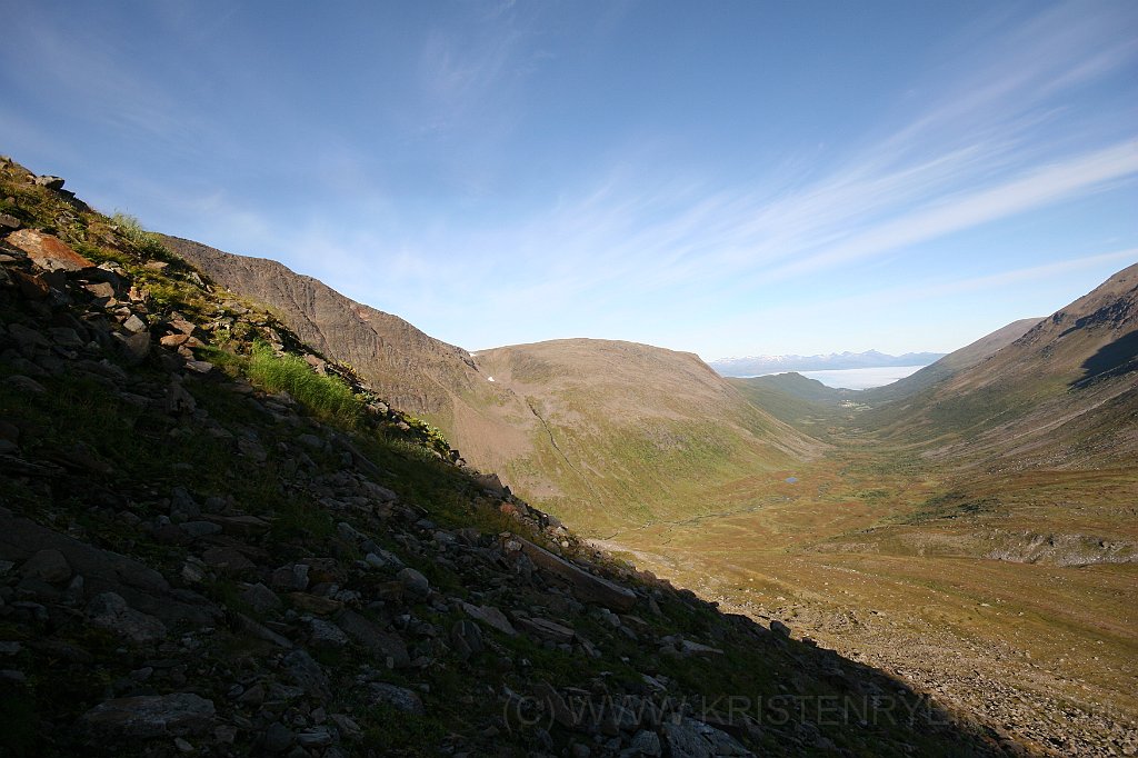 IMG_0139.JPG - Andersdalen som ender ut i Balsfjorden.