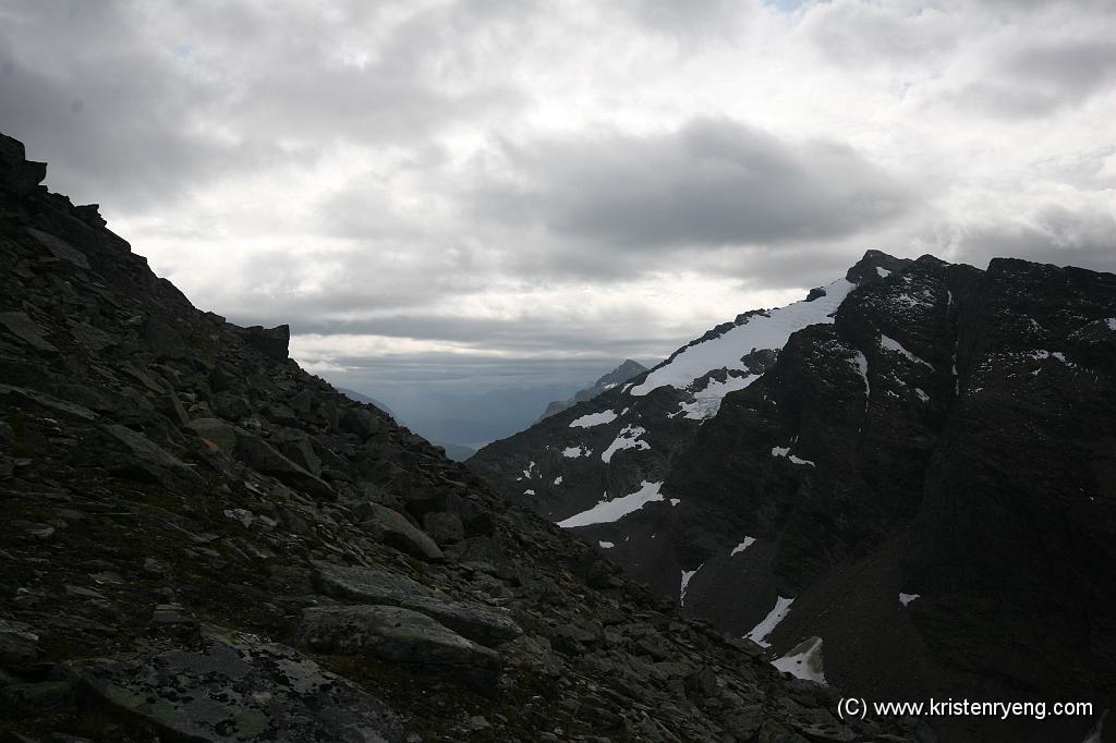 IMG_0350.JPG - Stortinden til høyre med Andersdaltinden bak ca midt i bildet.