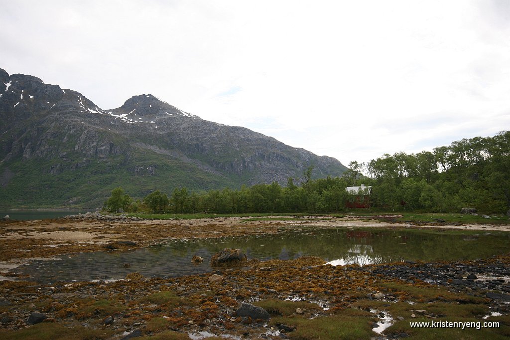 IMG_0032.JPG - Utsikt over Ersfjorden med det populære skifjellet Buren.