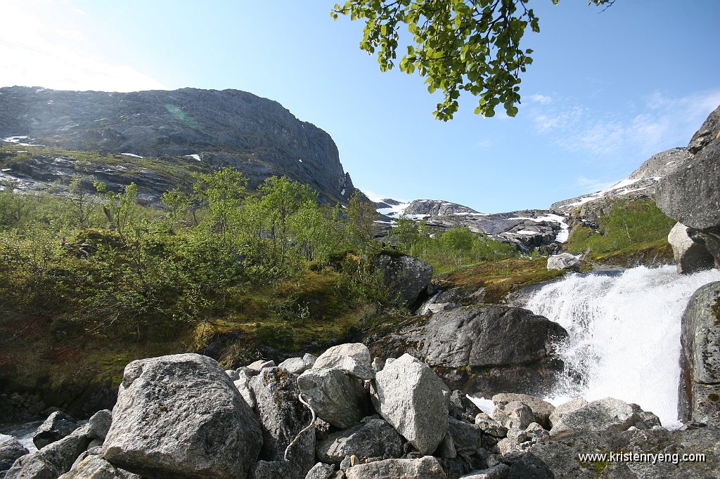 IMG_0059.JPG - Vinterhamntinden viser seg såvidt inn dalen og opp til venstre.